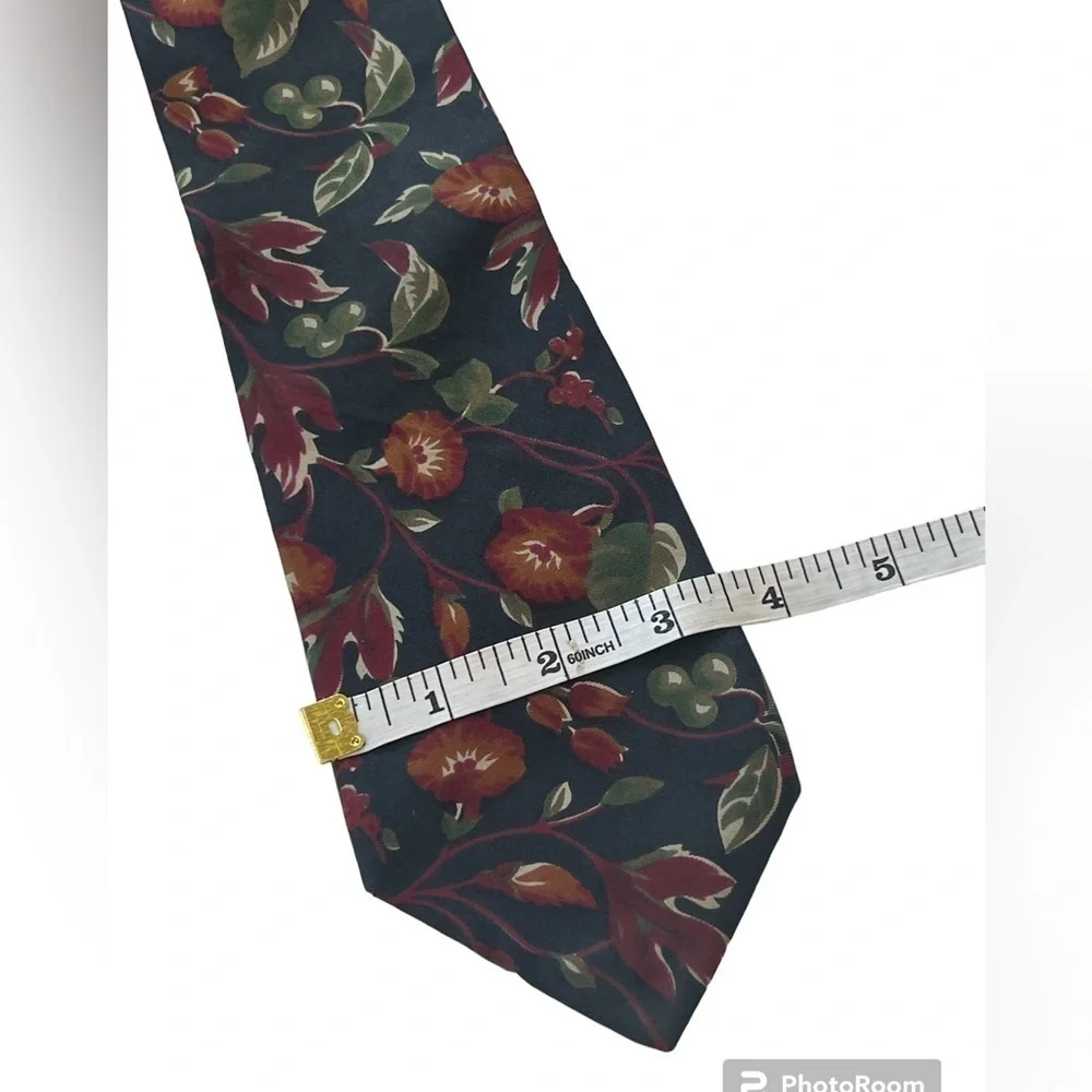 Vintage Christian Dior black floral print 100%  Italian woven silk men’s necktie